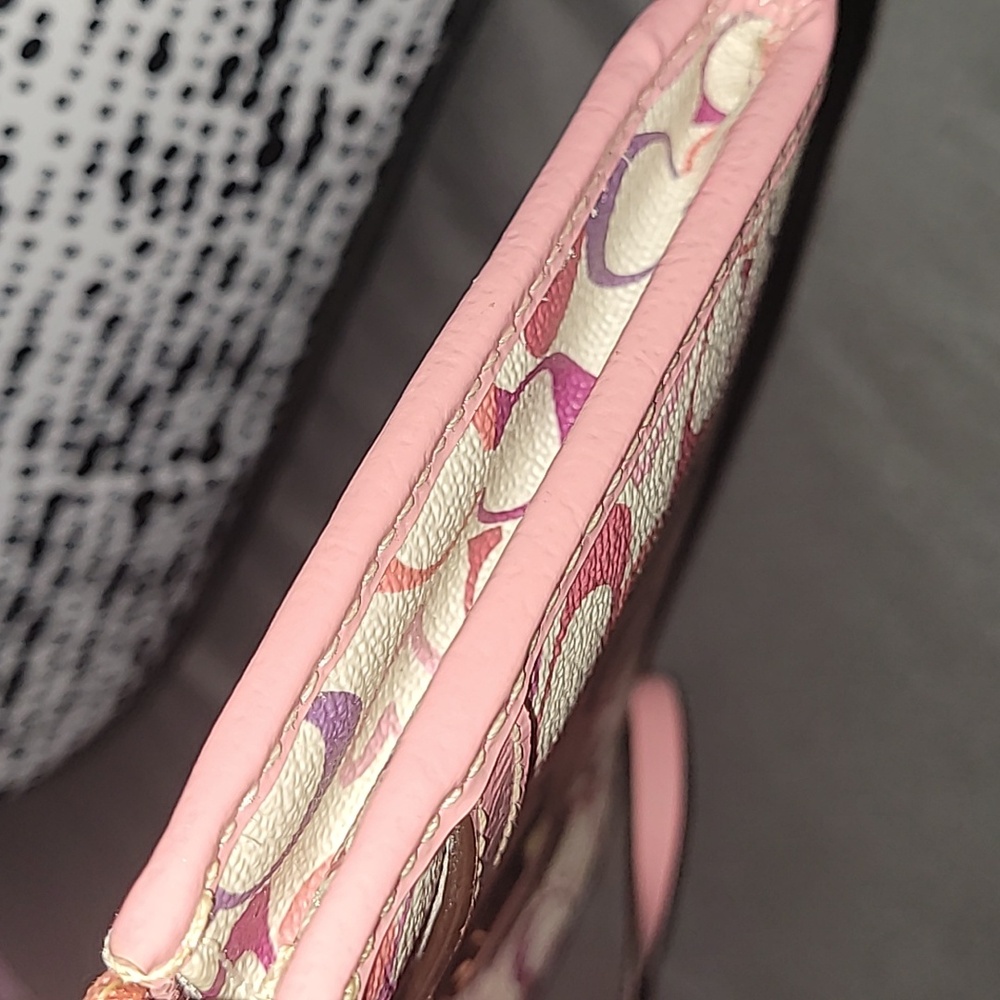 Coach Heart Pink and Purple WRISTLET - Picture 9 of 9